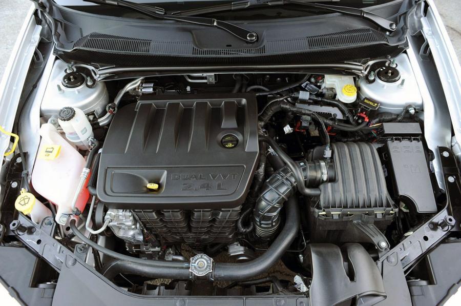  Dodge Avenger 2011 года  (фото 33 из 61)